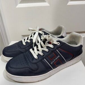 Tommy Hilfiger Men's Dark Blue and White Sneakers